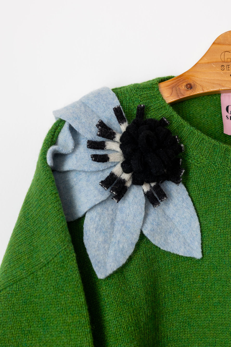 Bloom - prato fiore cielo e b/n