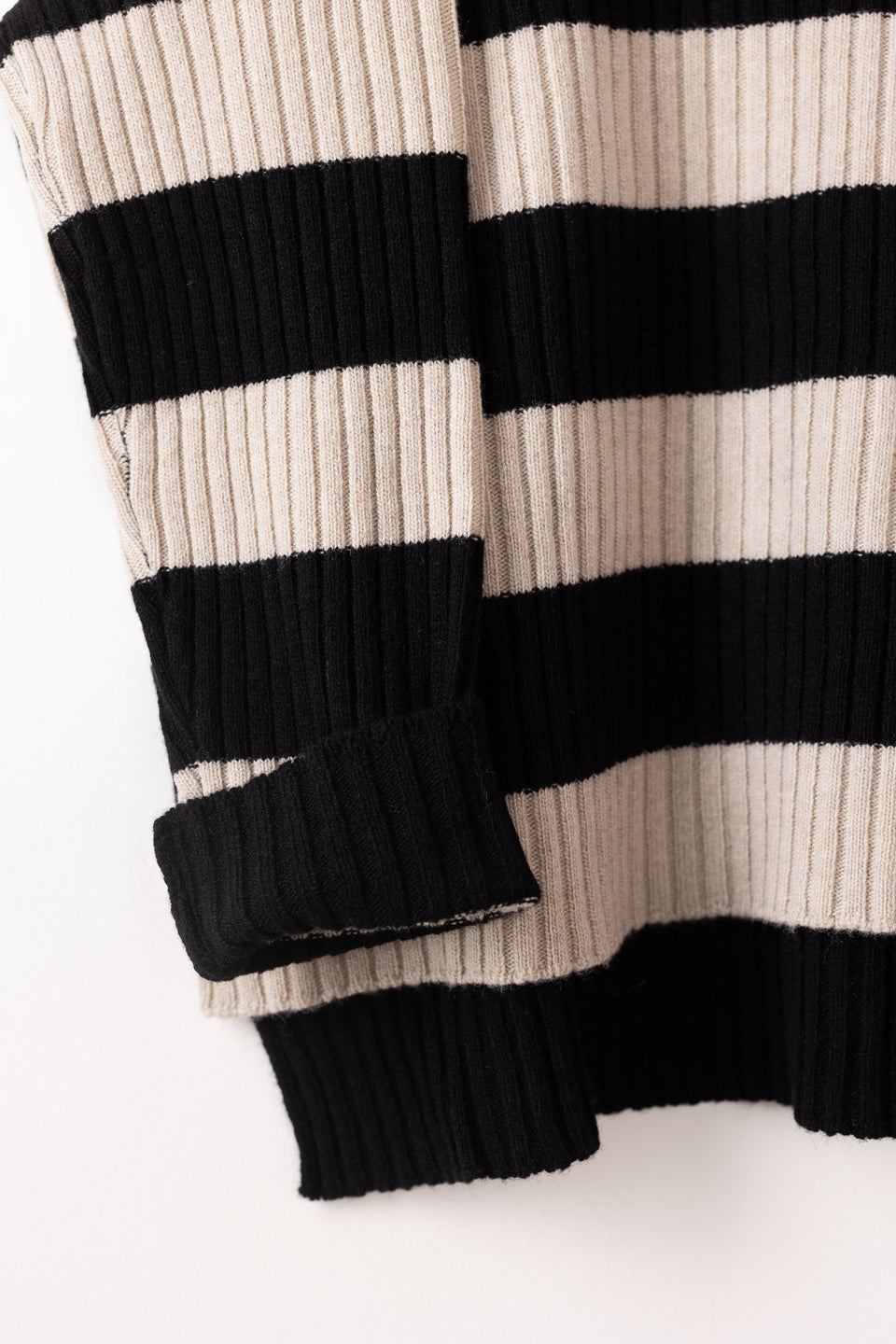 friend - striped black ecrù