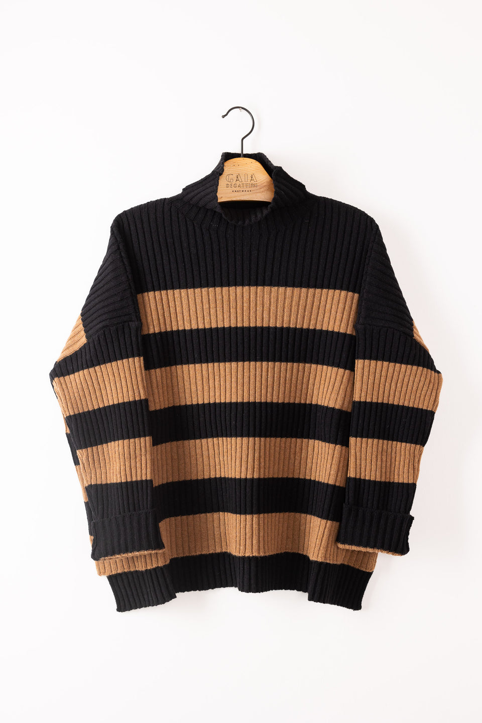 friend - striped black camel 