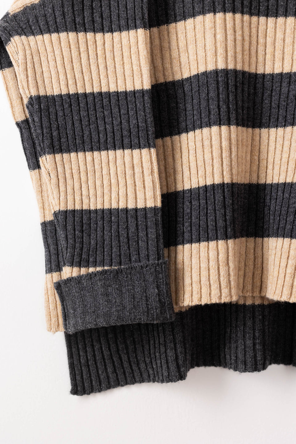 friend - striped anthracite cream