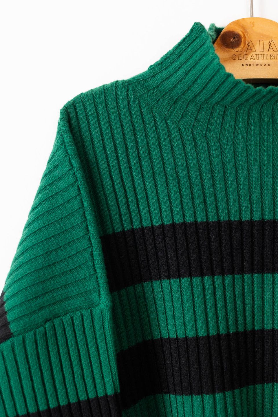 friend - striped black green 