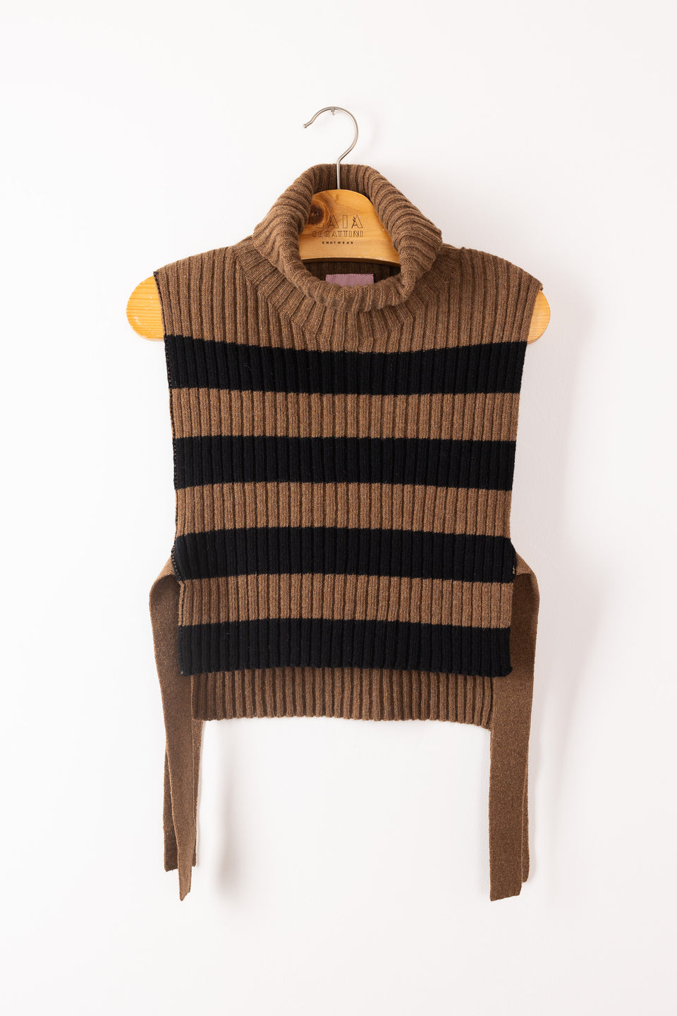 little friend - striped camel black