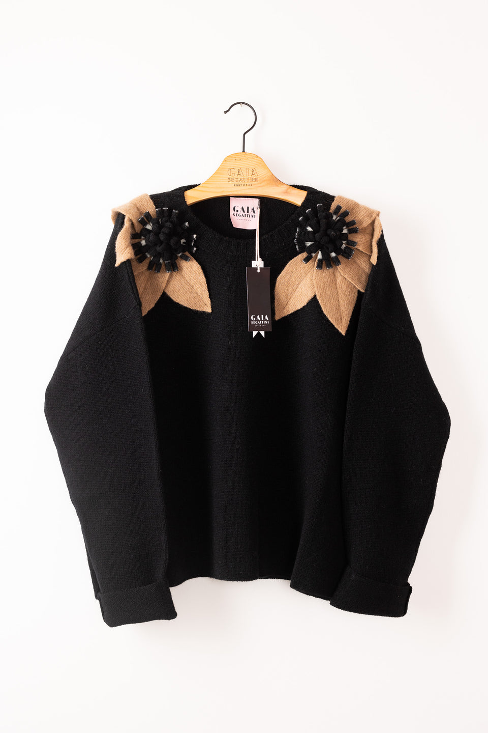 Bloom sweater - black with camel and b/w flowers