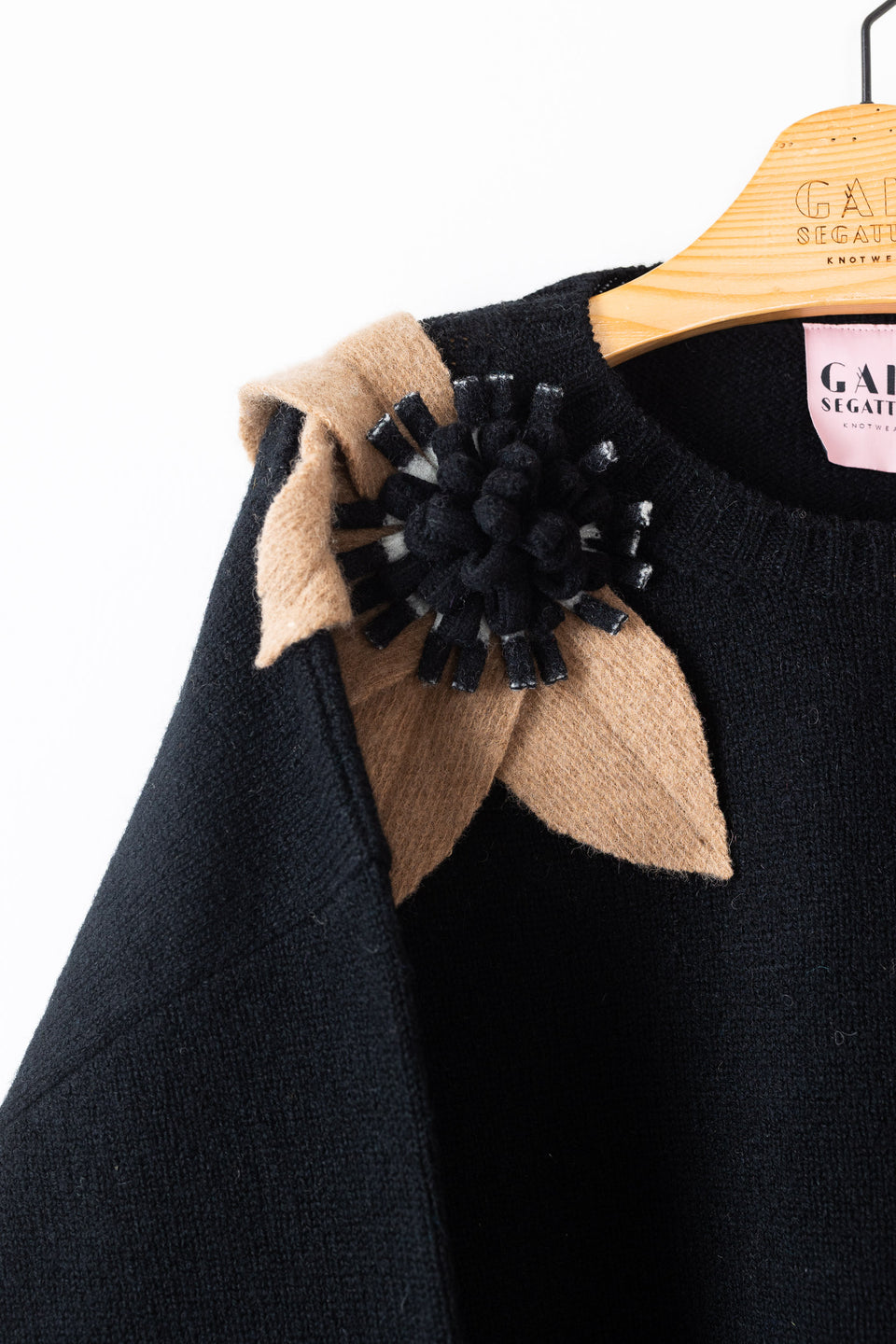 Bloom sweater - black with camel and b/w flowers