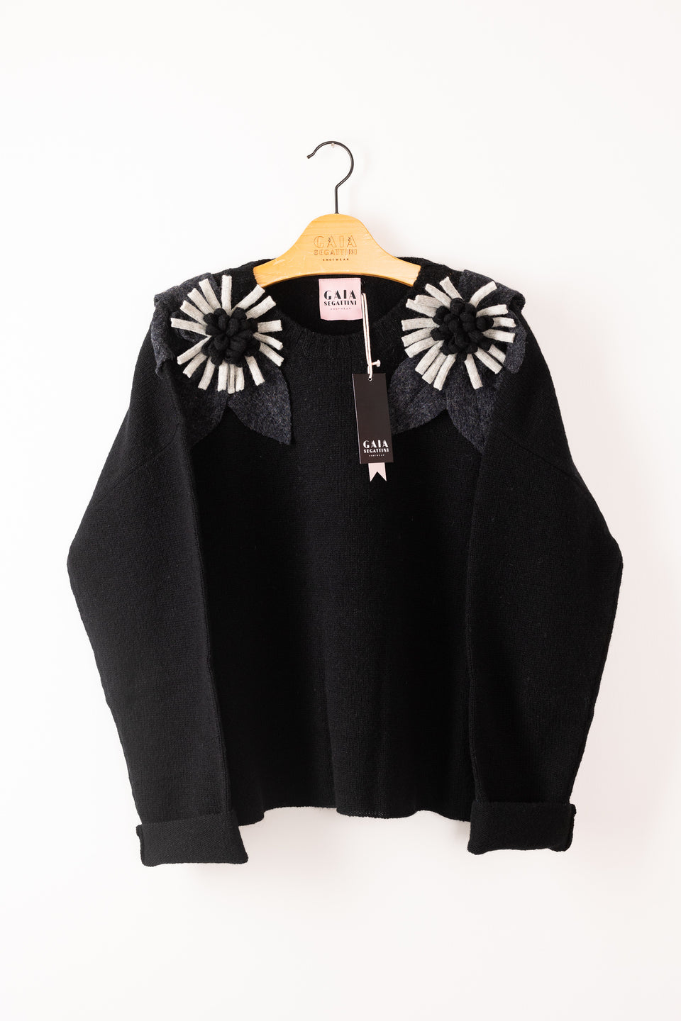 Bloom sweater - black with charcoal, light grey and black flowers