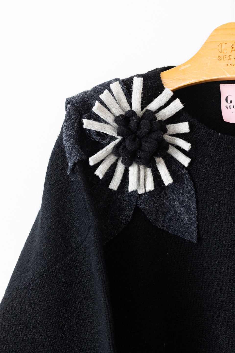 Bloom sweater - black with charcoal, light grey and black flowers