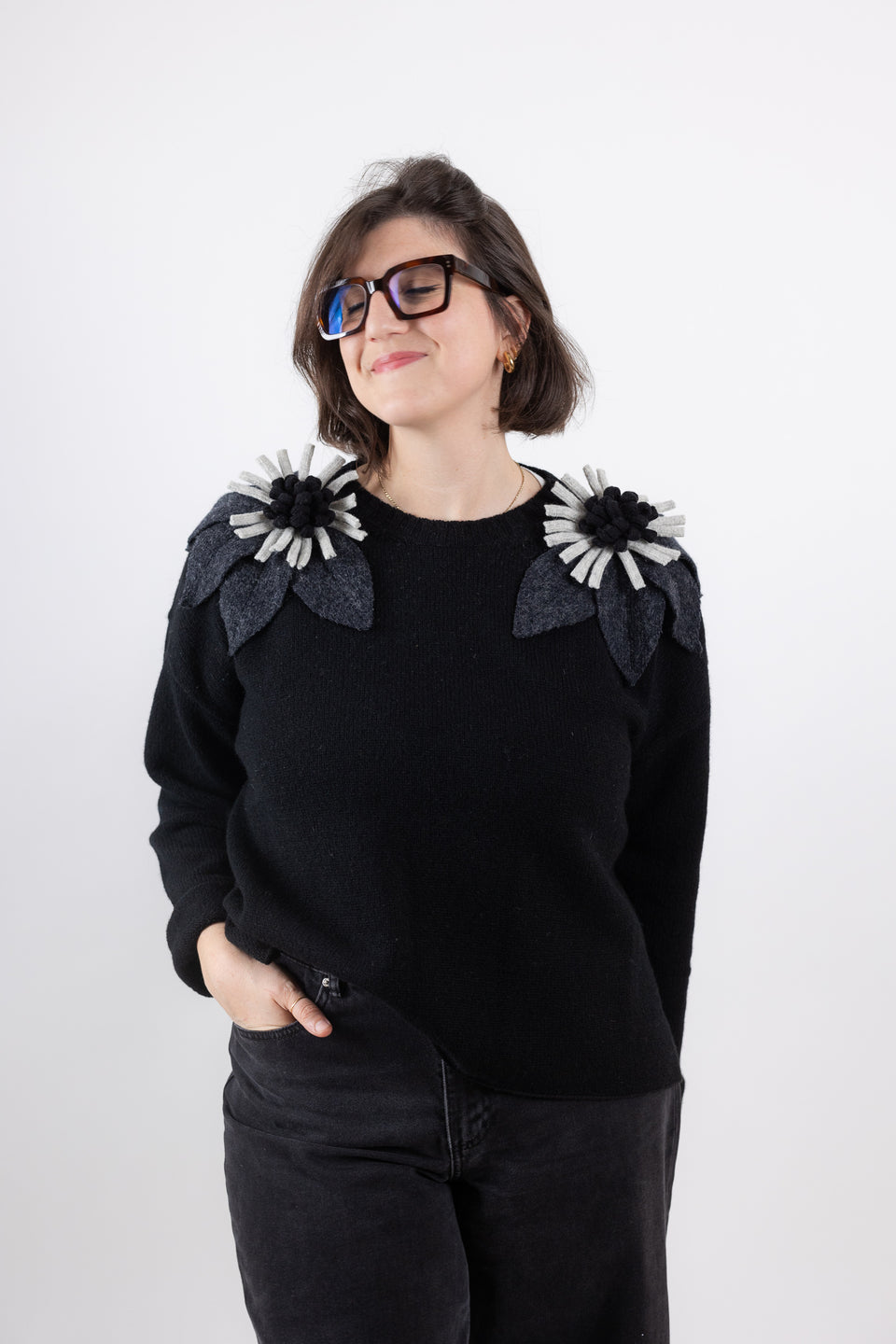 Bloom sweater - black with charcoal, light grey and black flowers