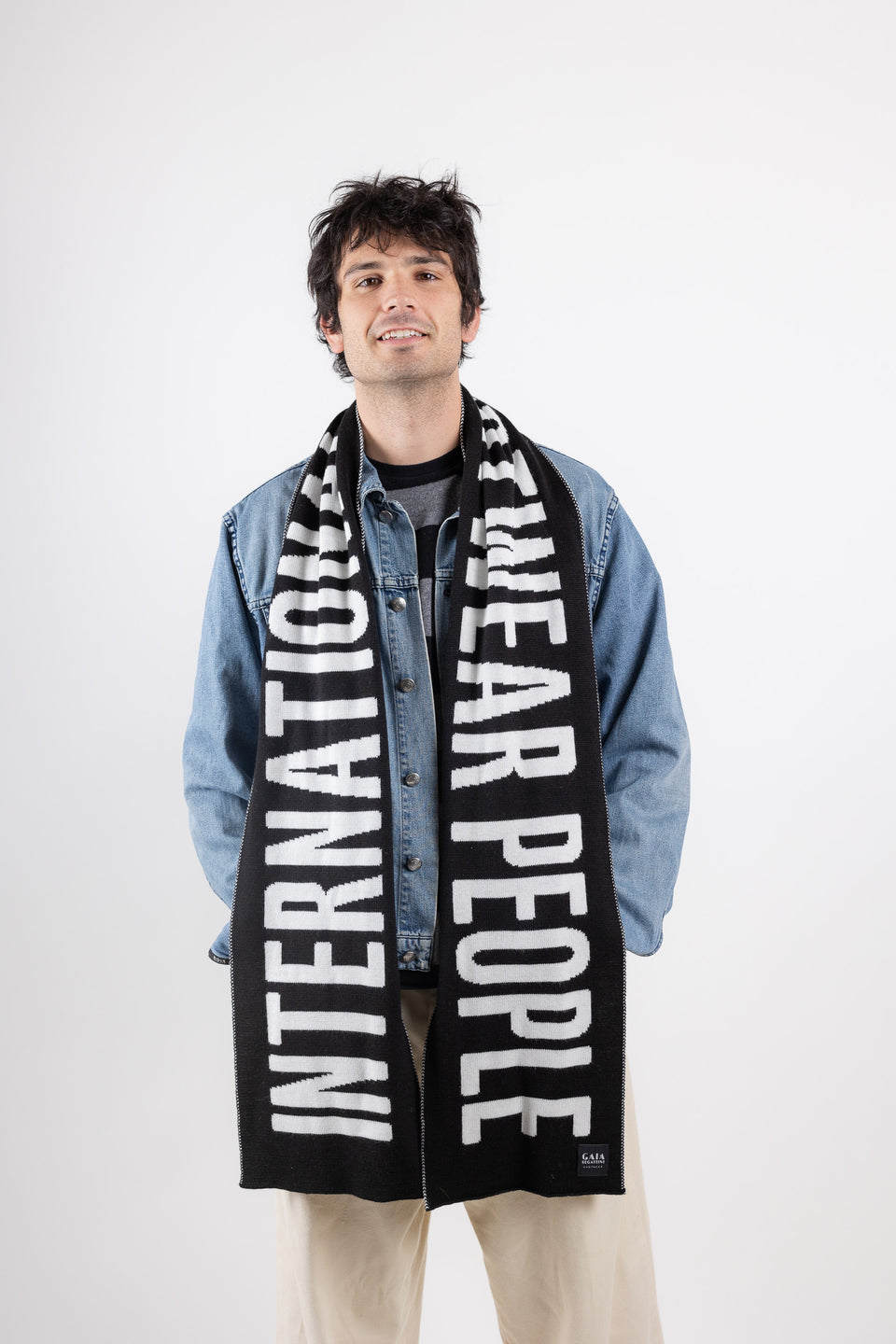 International Knowear People - Black/White scarf