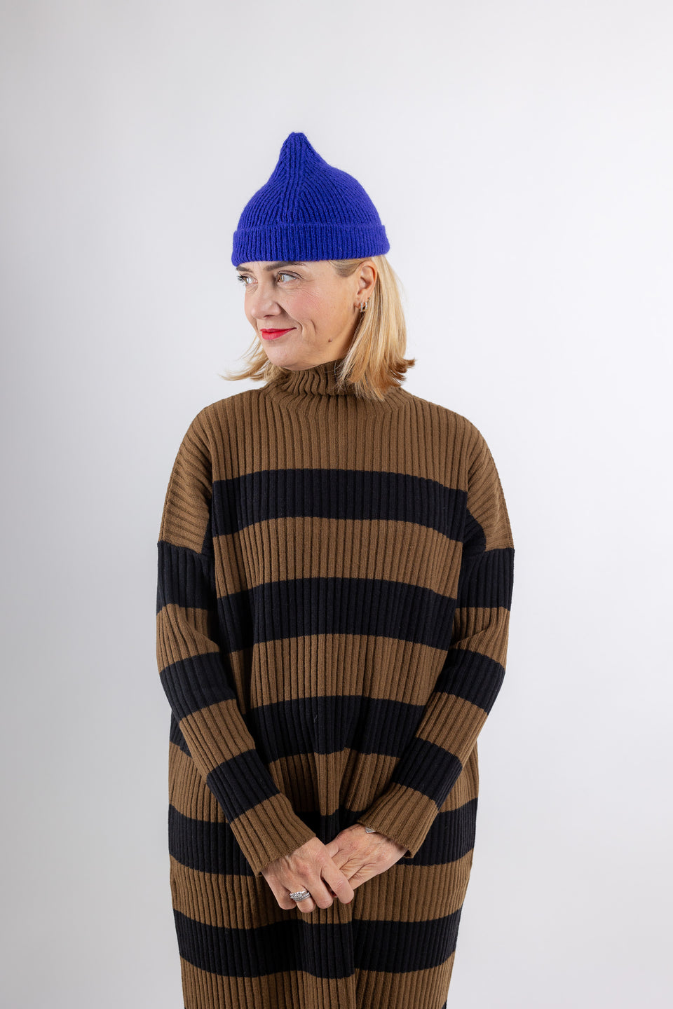 friendly dress - tobacco with black stripes