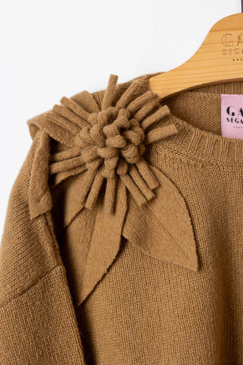 bloom sweater - camel 