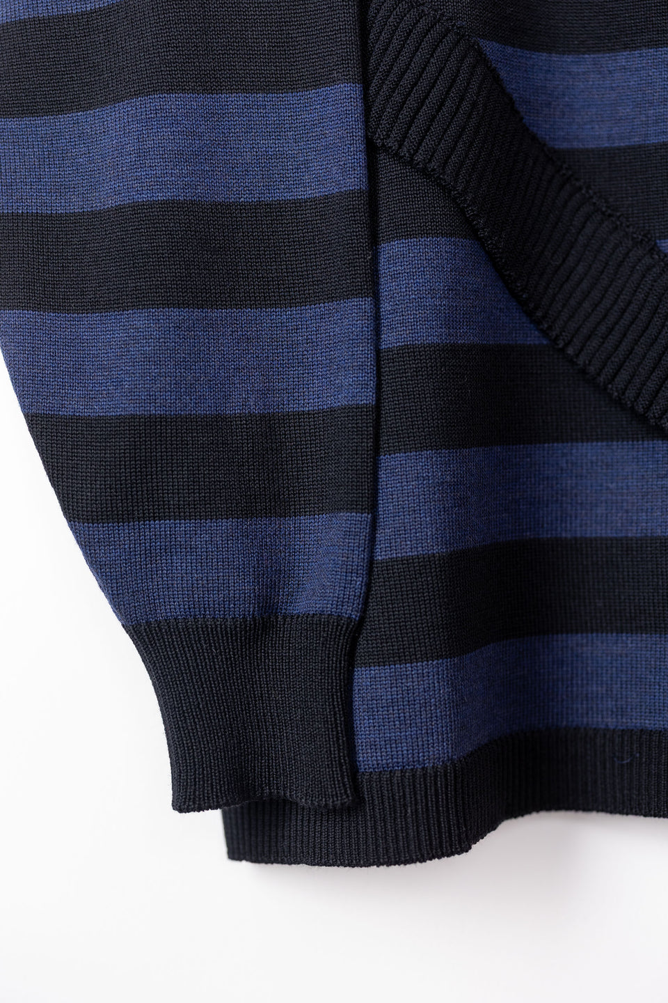 Hug - Black and white