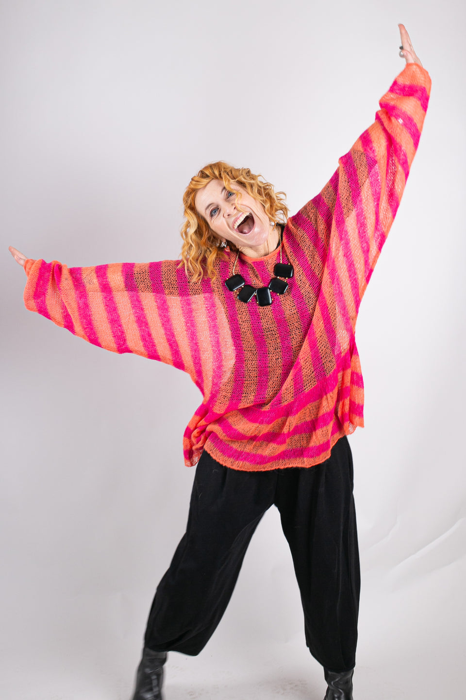 Punky - crew neck with ruffles - striped fuxia and peach