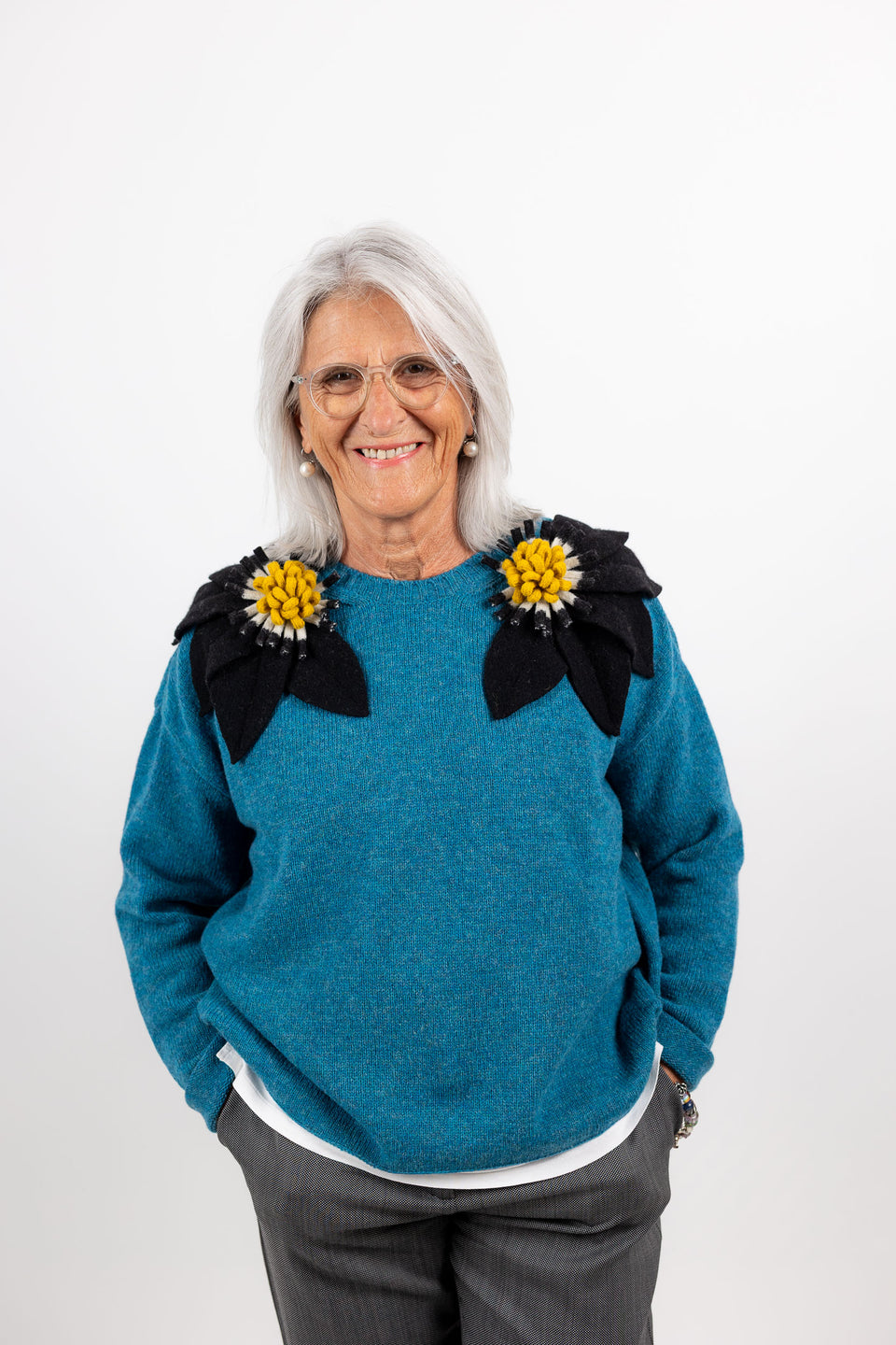 Bloom - pavone fiore b/n e girasole