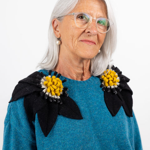 Bloom - pavone fiore b/n e girasole