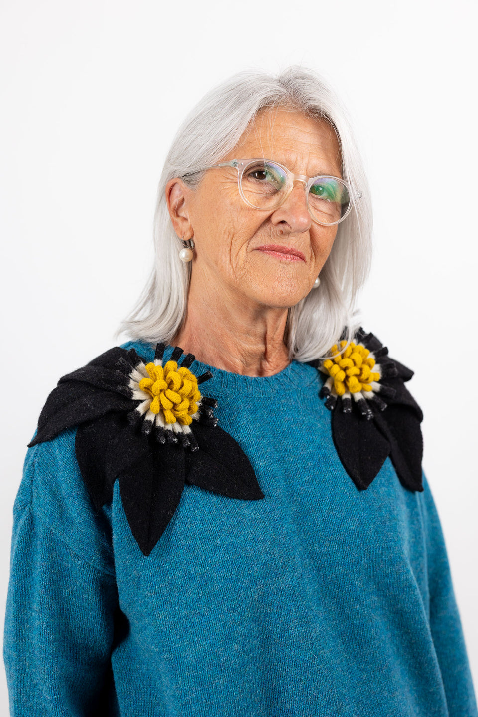 Bloom - pavone fiore b/n e girasole