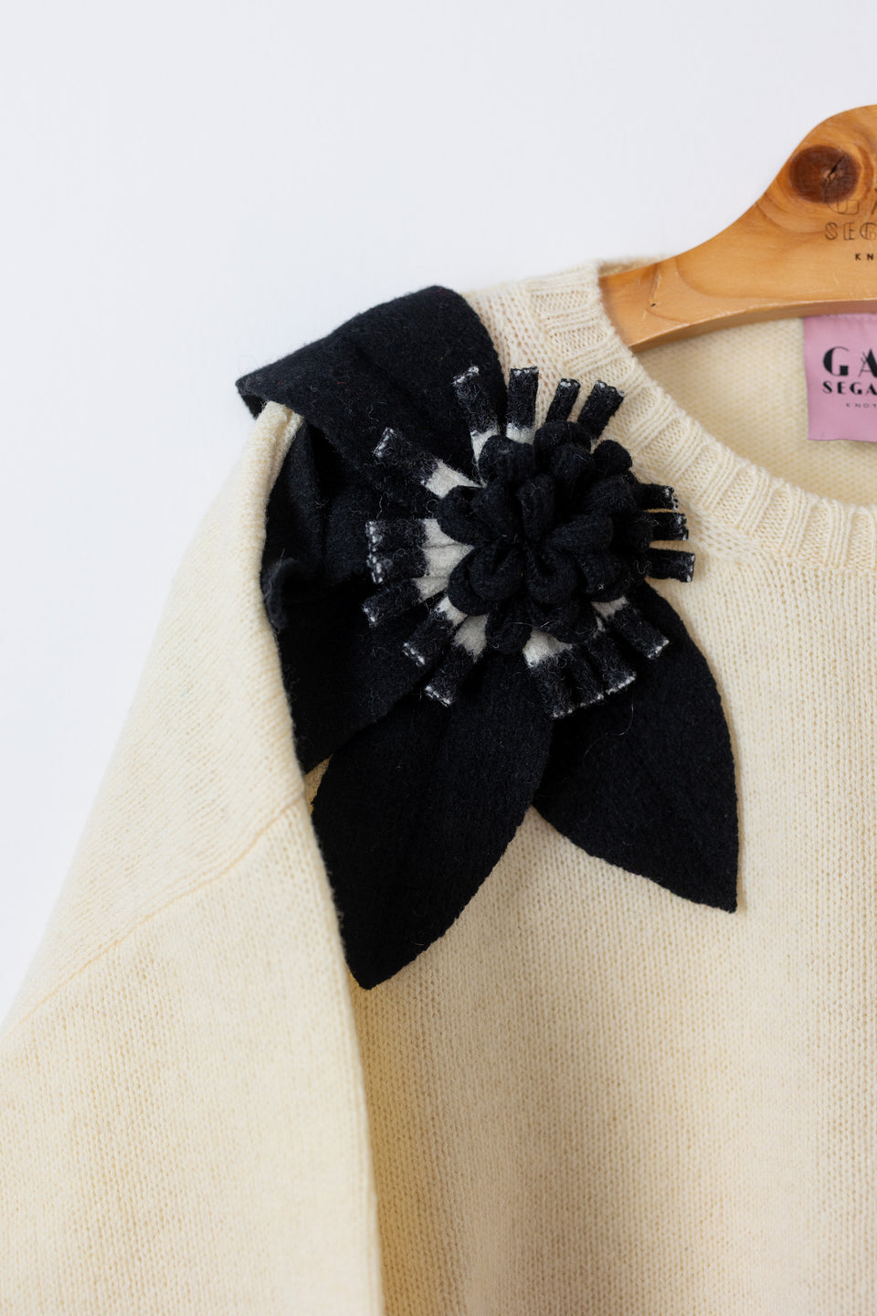 Bloom - latte fiore b/n